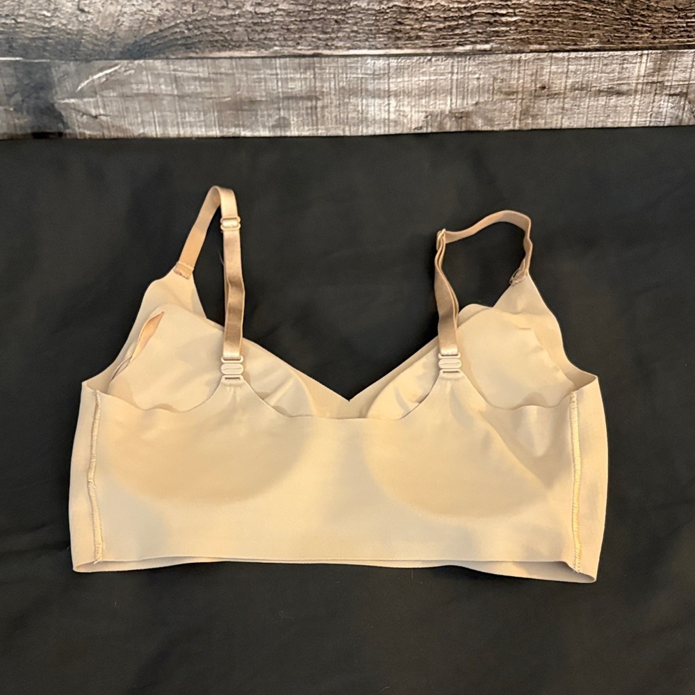Calvin Klein Nude Convertible Invisibles Lightly Lined Triangle Bralette-S - Picture 2 of 5